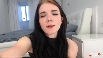 Míg ő a tükörben hesszelte magát cuclizás közben én bedugtam a szétszakított nejlonharisnyáján át a kolbászomat Thumb