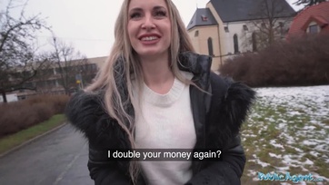 A sexy férjezett milf bula egy kis zsozsóért hajlandó volt felmenni a hotelba az utca ügynökkel Thumb