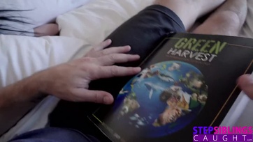 Először otthagyta a tangabugyiját a huncut mostohahúgicám de másnap meg is kellett döngetnem Thumb