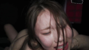 A cukimuki kínai lányka életében először vett be egy hardcore édeshármast kettő kanos fickóval Thumb