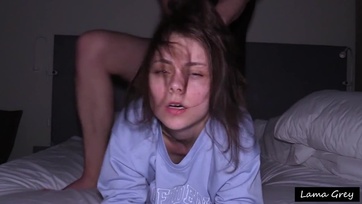 A tüneményes koleszos csajból gecinyelő cafka lett, mikor a kollégiumi hálójában megdöngették Thumb