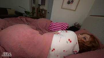 A vadító vonású tűzvörös hajú bigém végül belement hogy a legjobb barinőjét is meghágjam a szeme láttára Thumb